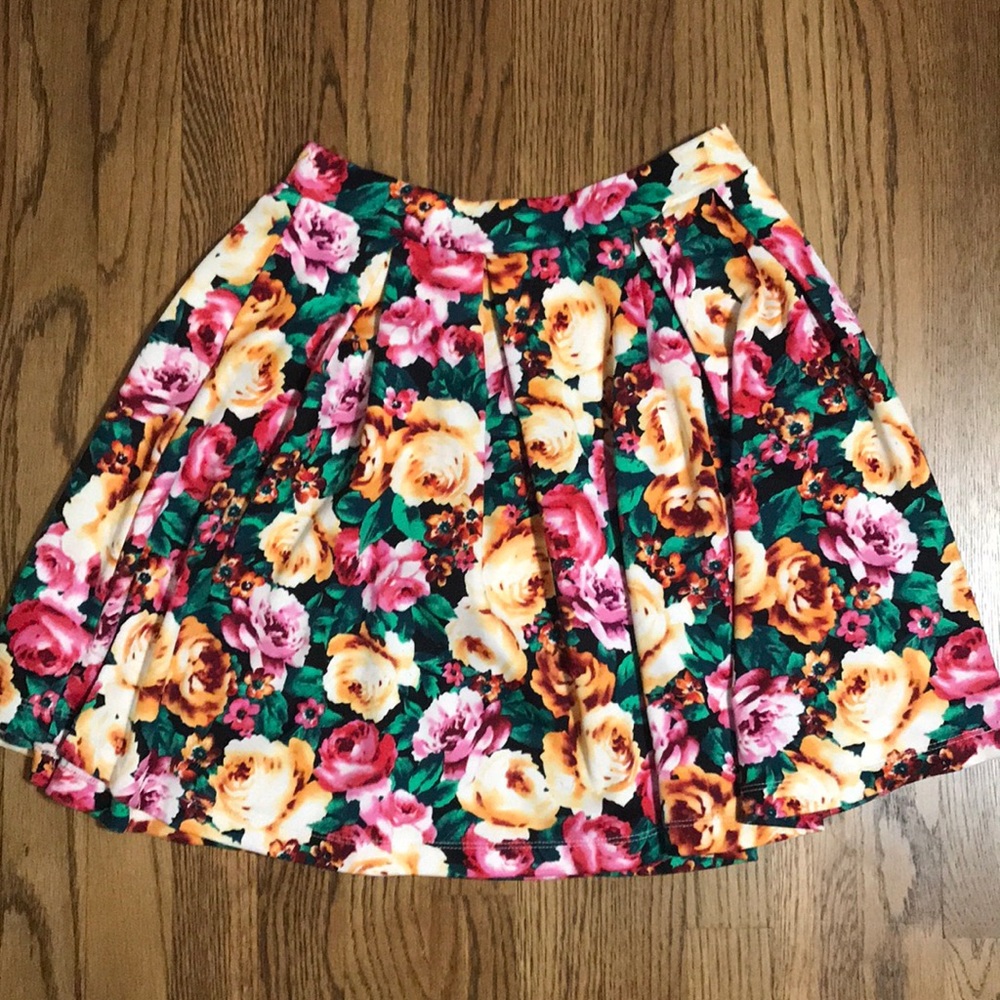 women’s floral skirt